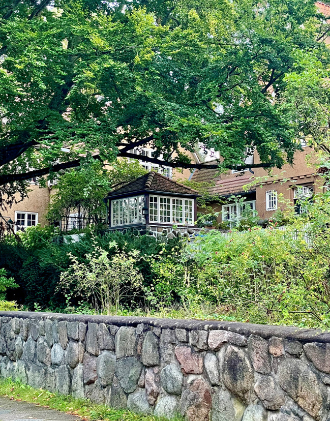 Frohnau wurde Anfang des 20. Jahrhunderts von Graf Henckel Fürst von Donnersmarck als Gartenstadt geplant